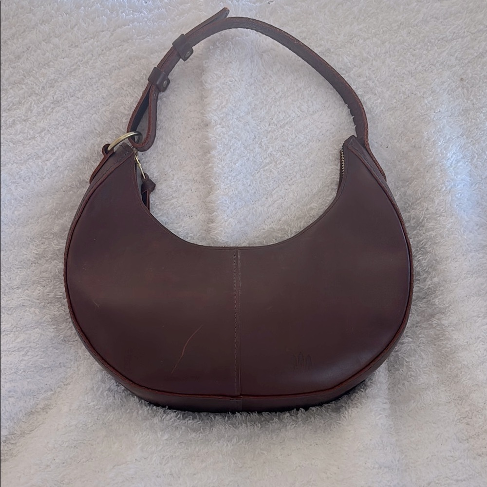 GUC to VGUC Nora Hobo in Cognac
